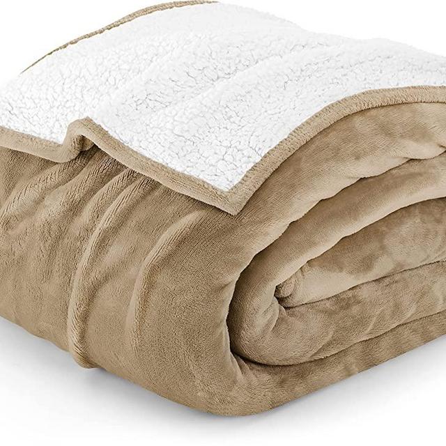 Utopia Bedding Sherpa Bed Blanket Queen Size Camel 480GSM Plush Blanket Fleece Reversible Blanket for Bed and Couch (90x90 Inches)