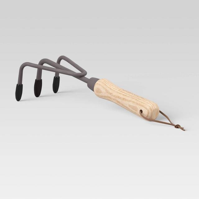 Wood Handle Garden Cultivator - Smith & Hawken™