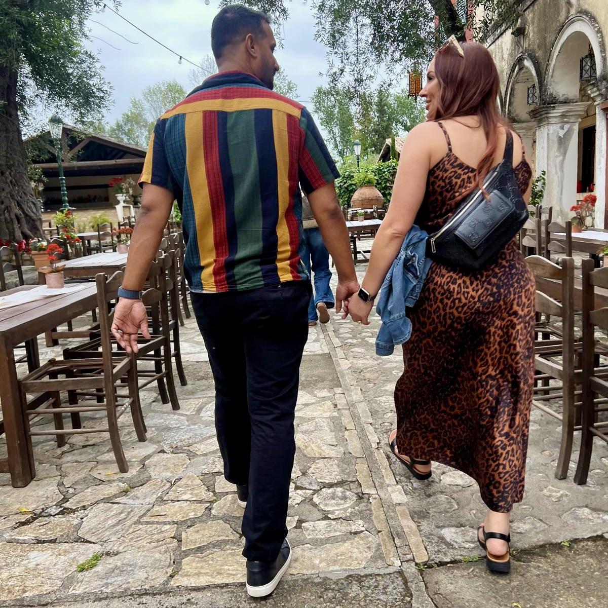 Familia Village stroll