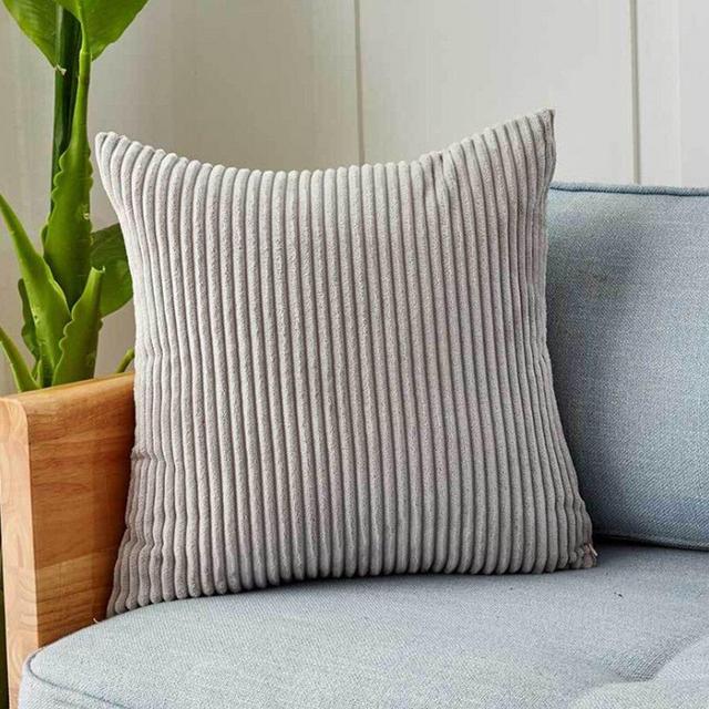 Henri 18" Throw Pillow (Set of 2)