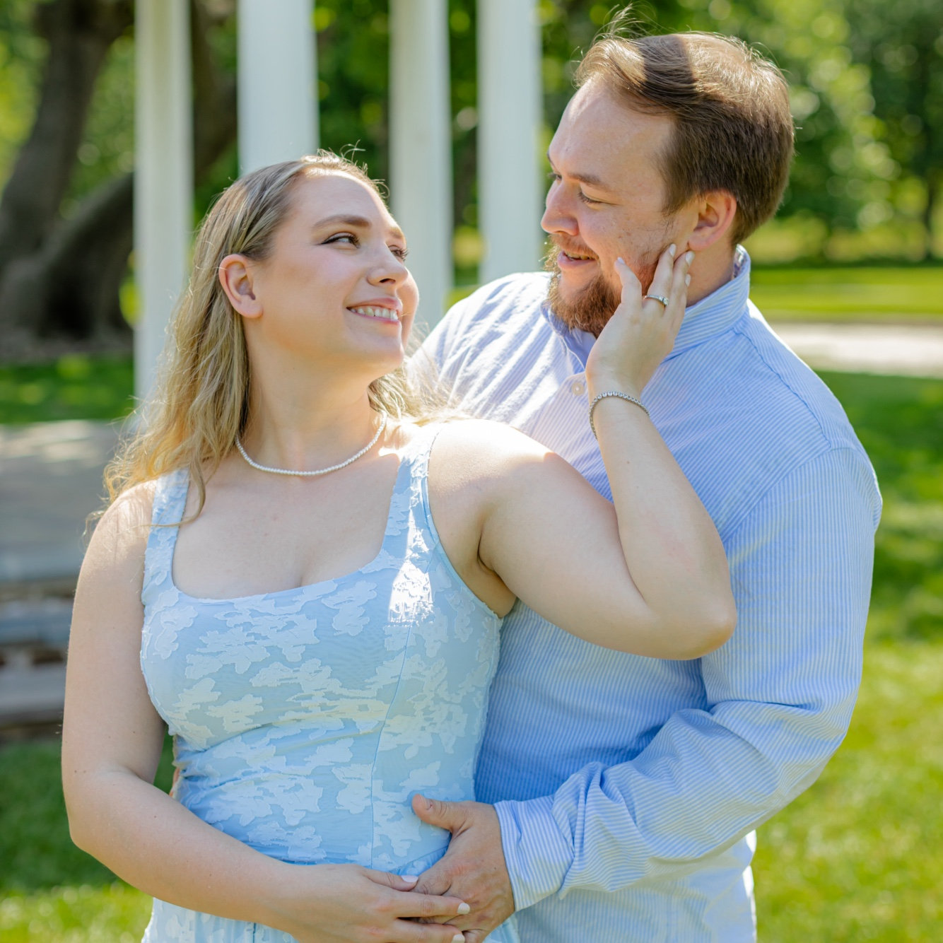 Engagement Photoshoot
Malcolm Gross Rose Garden - Allentown, PA
VANESSA GUEVARA PHOTOGRAPHY
