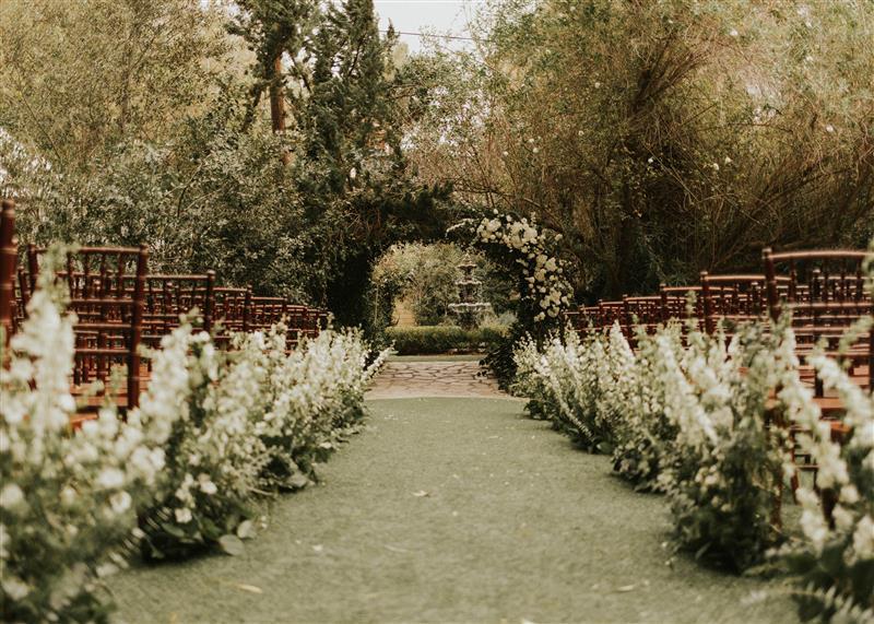 The Wedding Website of Taylor Johnson and Dylan Metz