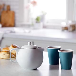 Jaimi 3-Piece Porcelain Teapot & Laura Cup Set