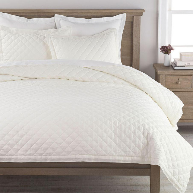 Classic Ivory Belgian Flax Linen Diamond Quilt, King/Cal. King