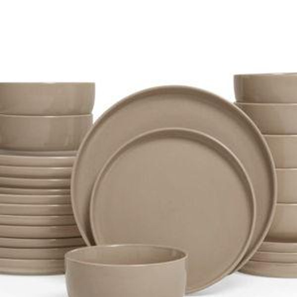 Famiware 24 Piece Stoneware Dinnerware Set - Service for 8 & Reviews | Joss & Main