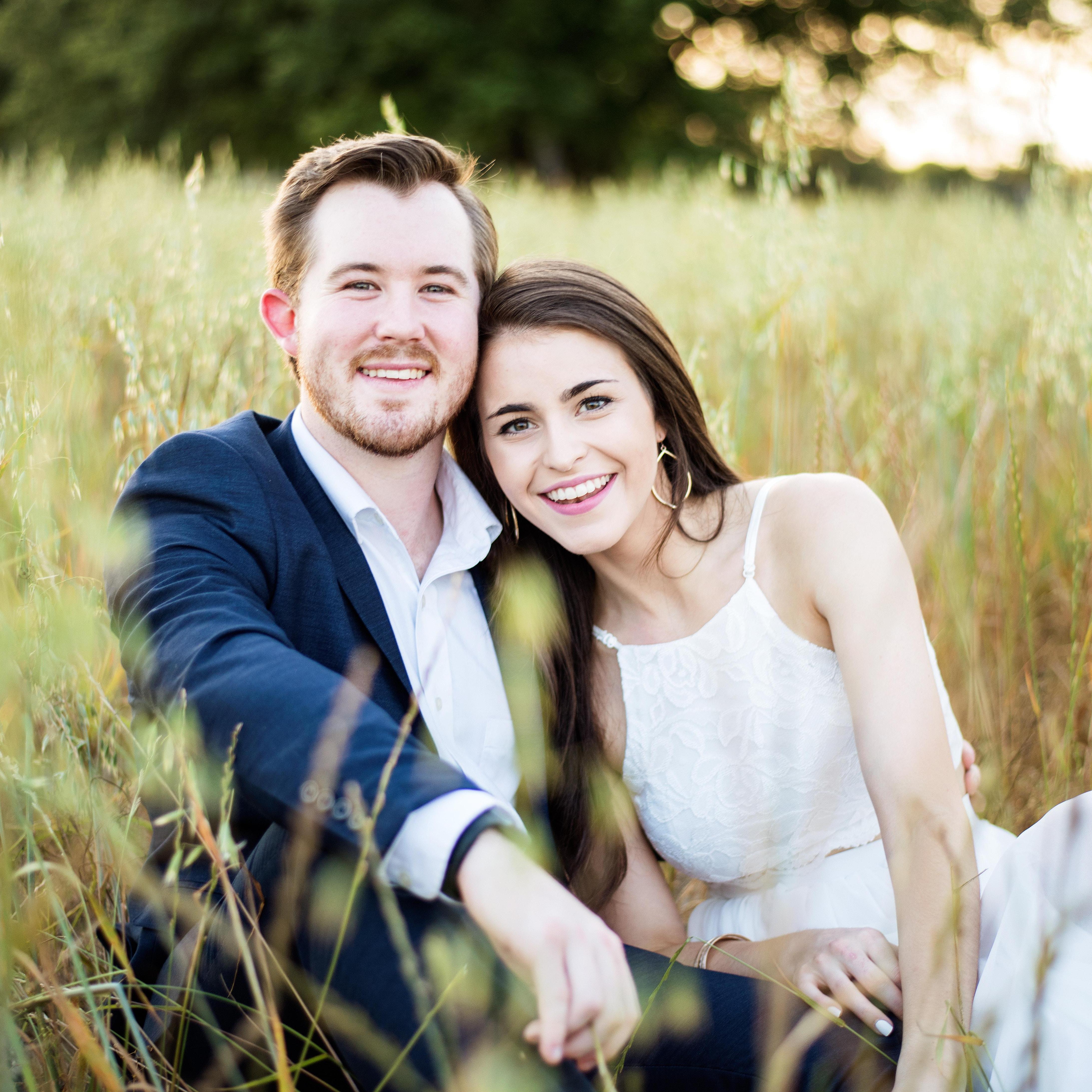 Engagement Pictures by Andrew Swindle Photography