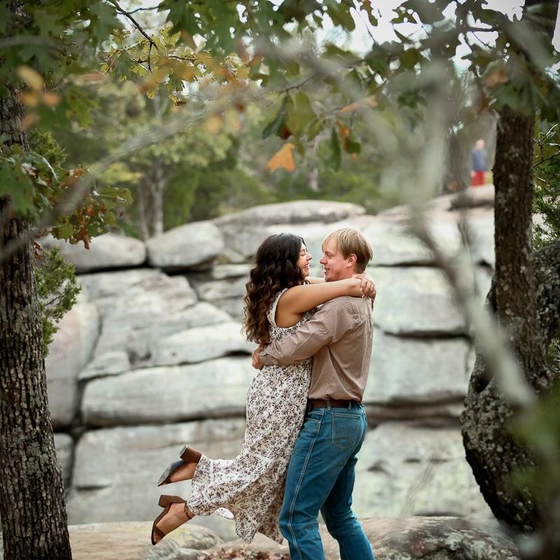 Engagement photos at Garden of the Gods by Jason Gualdoni ๐ธ