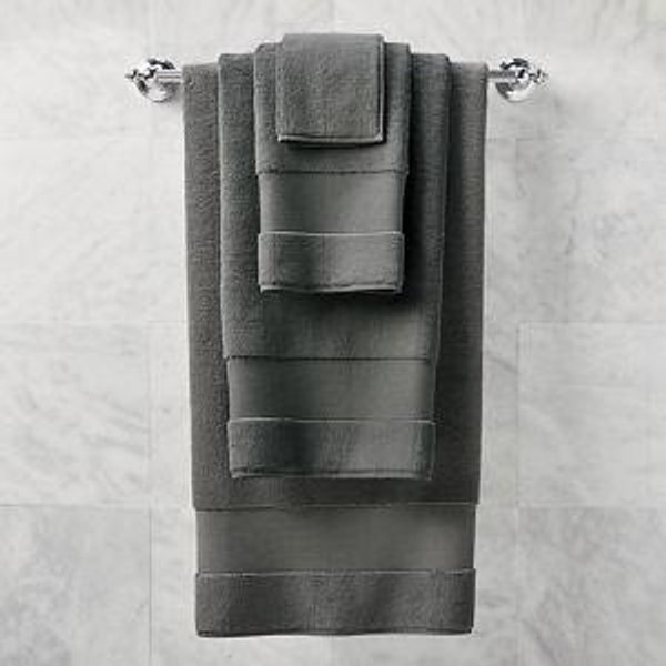 Frontgate Resort Collection Bath Towels in Graphite