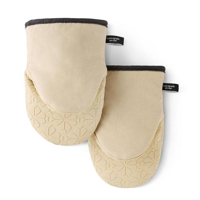 Kate Spade New York Spade Flower Soft Silicone Mini Oven Mitt 2-Pack Set, Heat Resistant, Flexible Non-Slip Silicone Grip, Beige/Black, 5.5"X8"