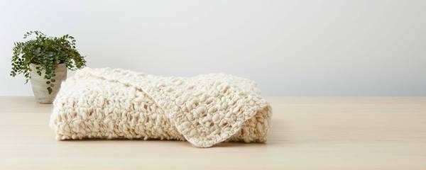 WOVEN NATURAL THROW