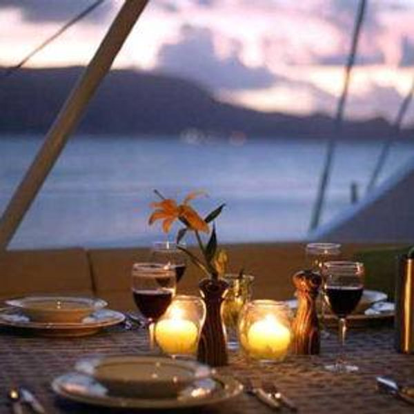 Excursion: Romantic Luxurious Yacht Dinner