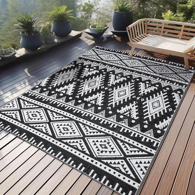 OLANLY Outdoor Rug Waterproof 4x6 ft, Reversible Outdoor Plastic Straw Rug, Boho Patio Rug, Indoor Outdoor Carpet, RV Mat Outside for Patio, Camp, Picnic, Balcony, Deck, Backyard, Black & White