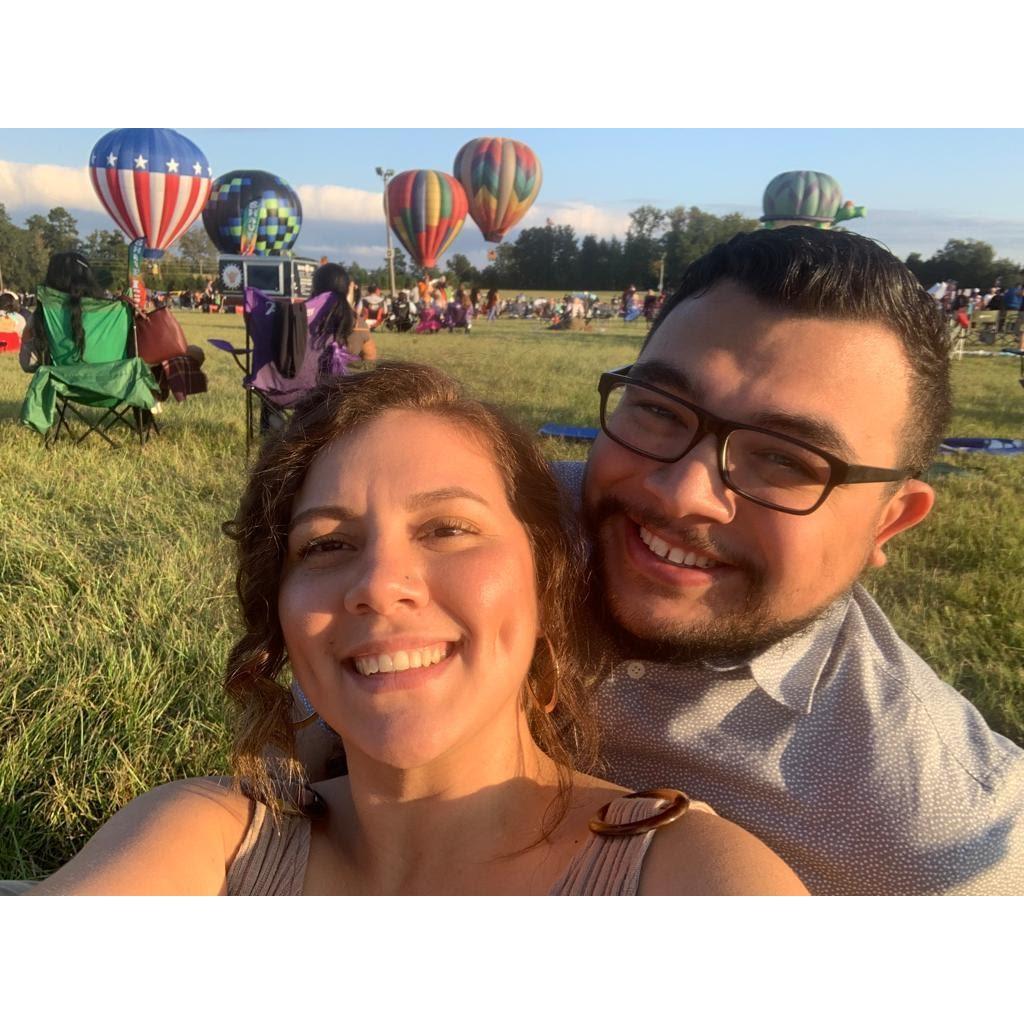 Another sunday date. Tony drove 4 hours to Augusta to take me to this Hot Air Balloon Festival. Isn't he amazing?
