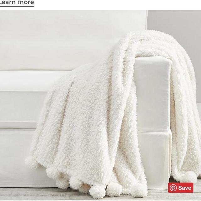 Cozy Pom Pom Sherpa Throws (Ivory)
