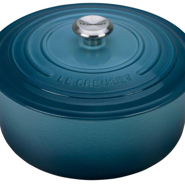 Le Creuset Signature Enameled Cast-Iron 7-1/4-Quart Round French (Dutch) Oven, Marine