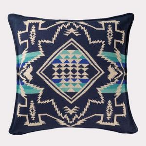 NORTH STAR KNIT PILLOW
