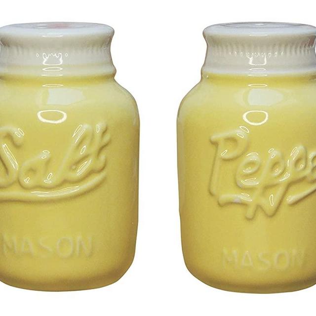 Comfify Vintage Mason Jar Salt & Pepper Shakers Adorable Decorative Mason Jar Decor for Vintage, Rustic, Shabby Chic - Sturdy Ceramic in Yellow - 3.5 oz.