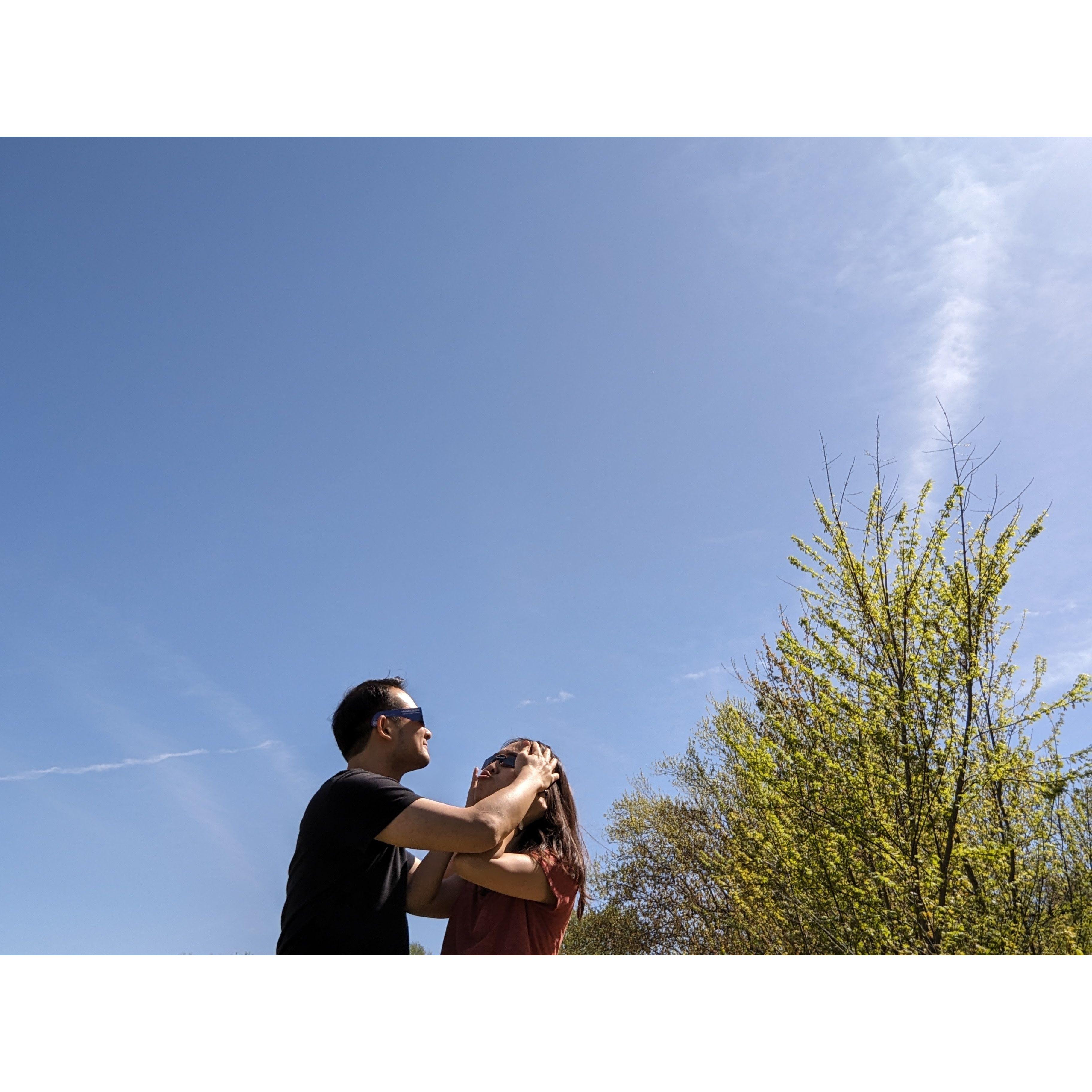 It's so dark! Where are you?!