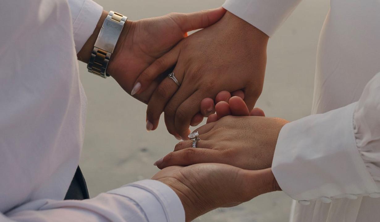 The Wedding Website of Gloria Trevino and Alejandro Lopez