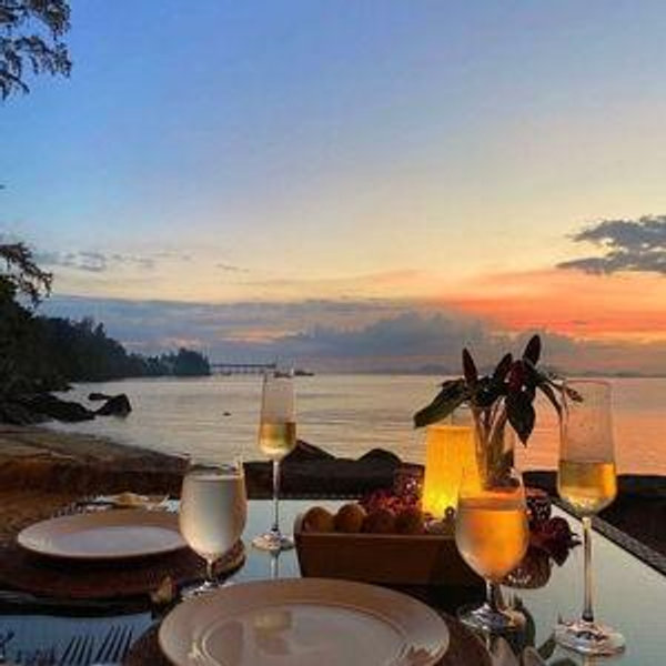 *Honeymoon* Dinner for Two at Mama's Fish House in Maui