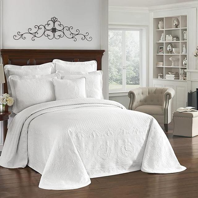 HISTORIC CHARLESTON Bedspreads Coverlet - King Charles Collection 120" x 114" Size 100% Cotton Oversized Matelasse Bed Spread, King/Cal King, White