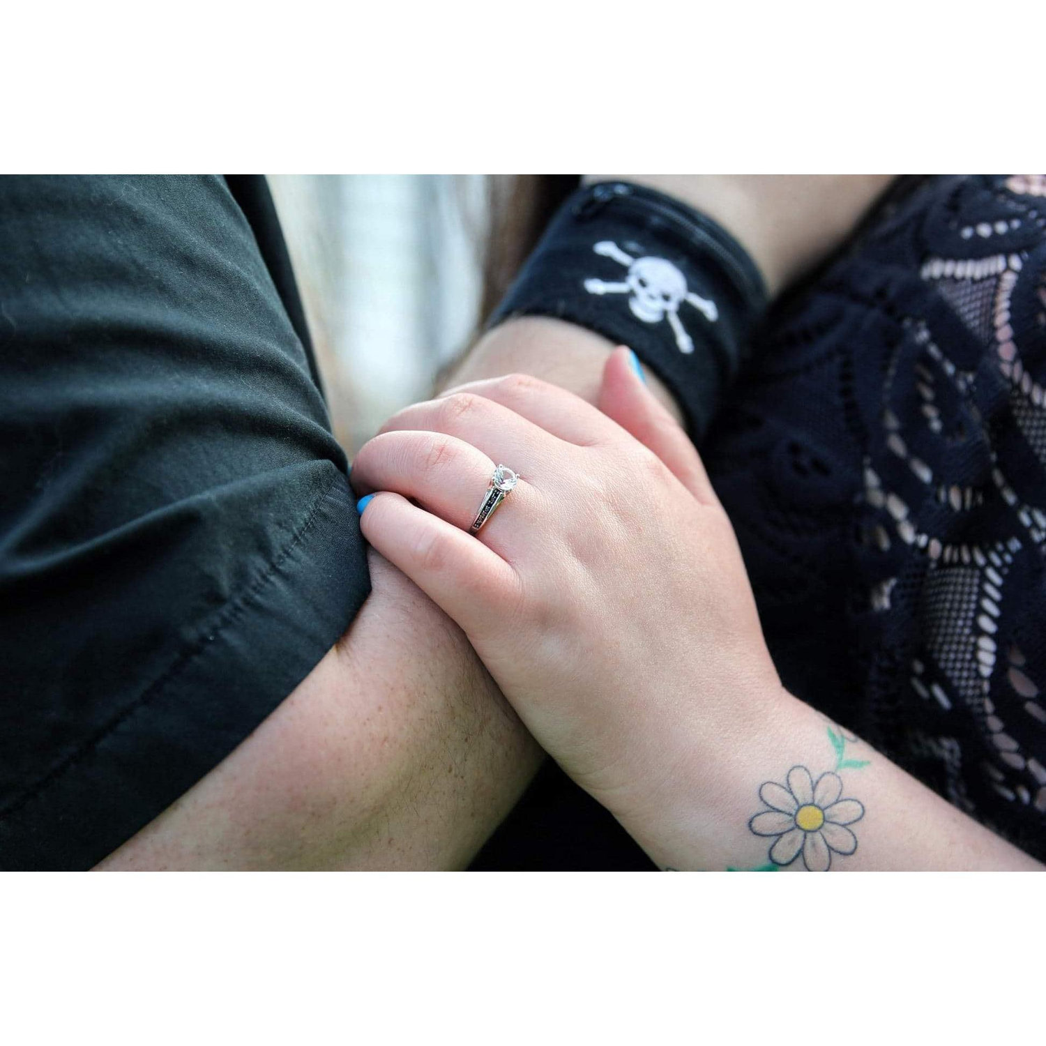 Engagement Photos 🖤
♡Location: North Tonawanda Botanical Gardens
♡Photographer: Alyssa Knowlton, Lyssa Lee Photography