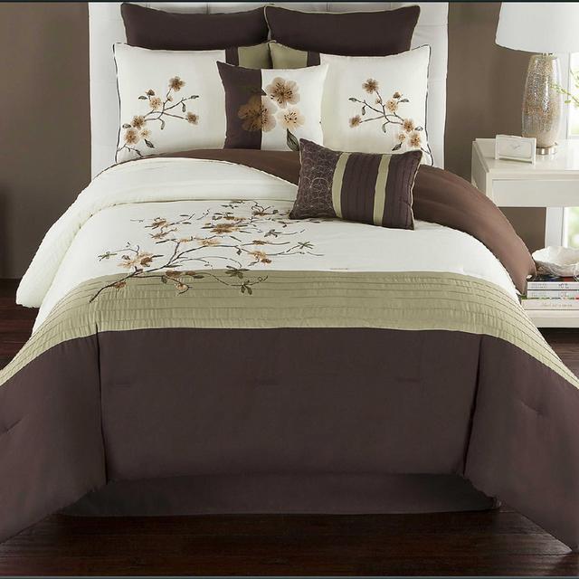 Camisha Queen Comforter Set in Green/Chocolate