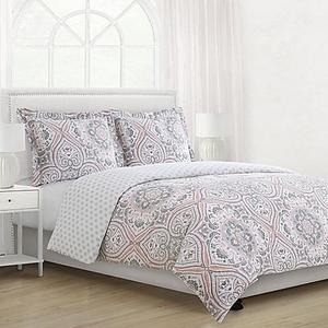 Bryon Reversible King Comforter Set in Coral