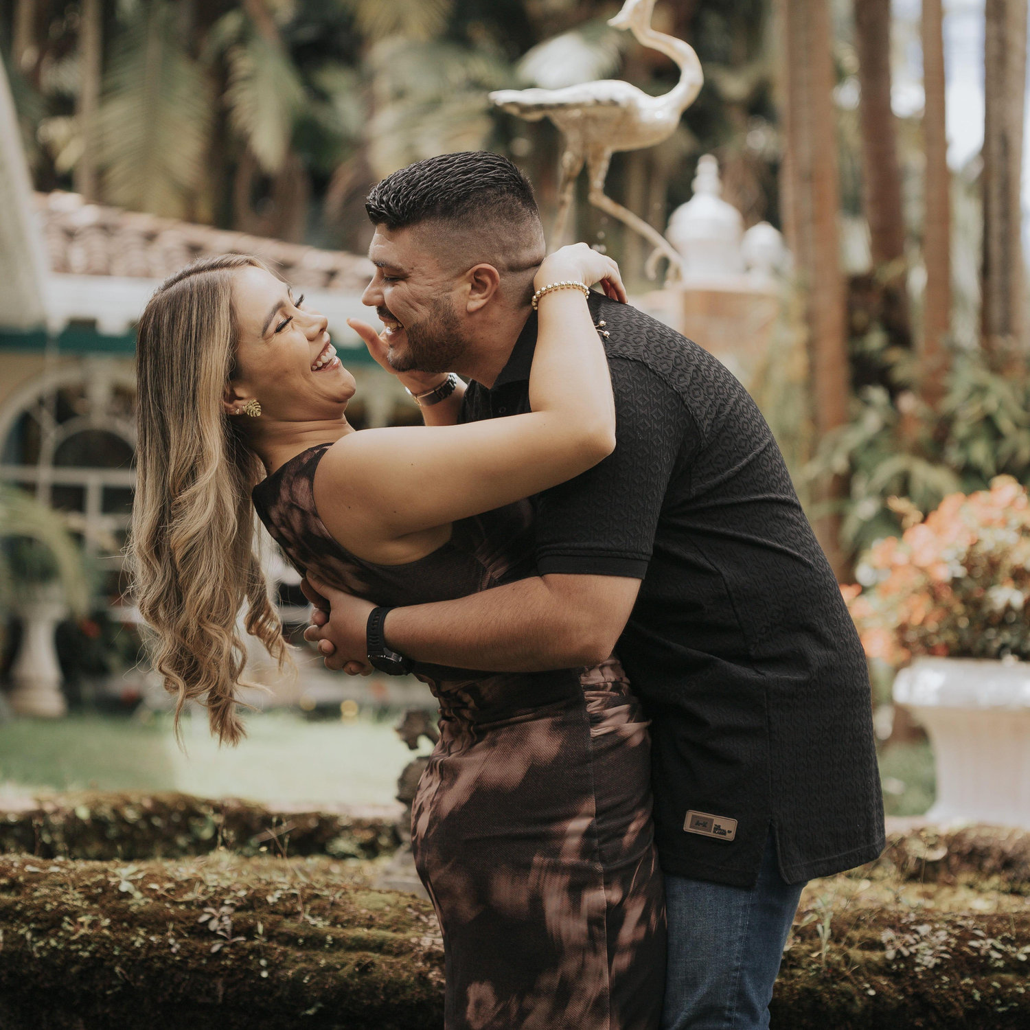 "Las muchas aguas no podrán apagar el amor, ni lo ahogarán los ríos”. Cantares 8:7