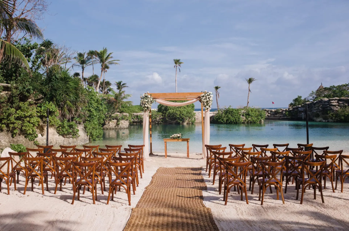 The Wedding Website of Sabra Nelkin and Dylan King