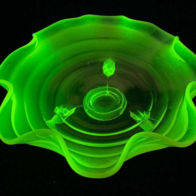 Green glass opalescent uranium candy dish...