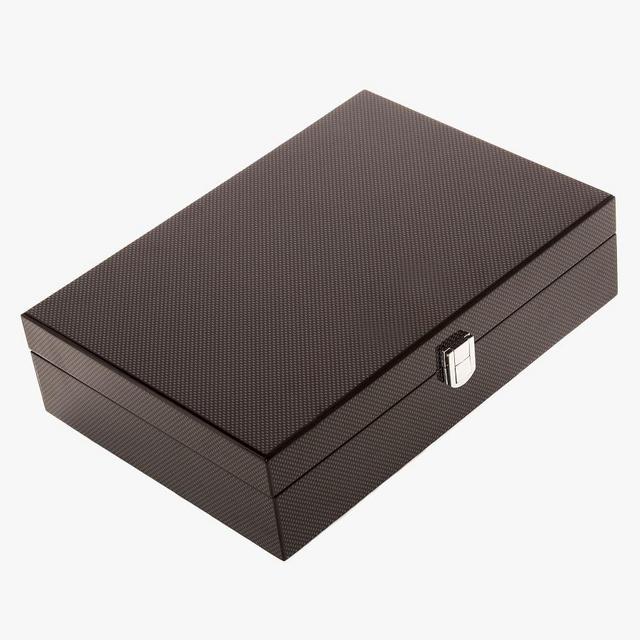 Carbon Fiber Poker Set Of 200 Chips