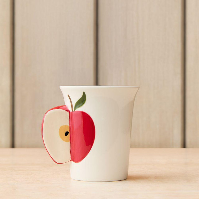 Emma Chamberlain Mug, Apple