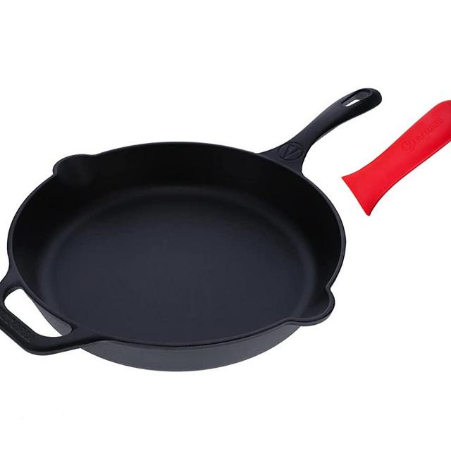 Victoria Cast Iron Skillet Large Frying Pan with Helper Handle and Silicone Handle Holder Seasoned with 100% Kosher Certified Non-GMO Flaxseed Oil, 12 Inch, Black