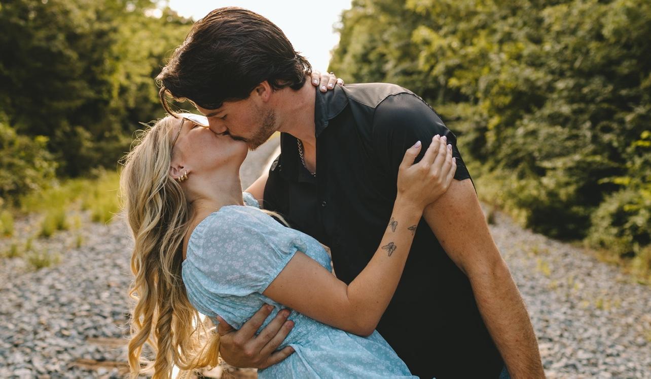 The Wedding Website of Lauren Drake and Levi Doll