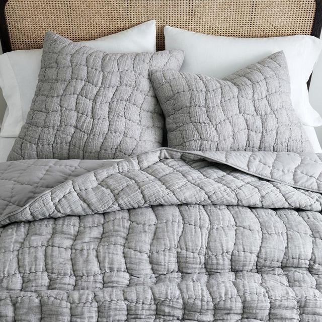 Cloud Handcrafted Cotton/Linen Quilt, King/Cal. King, Gray