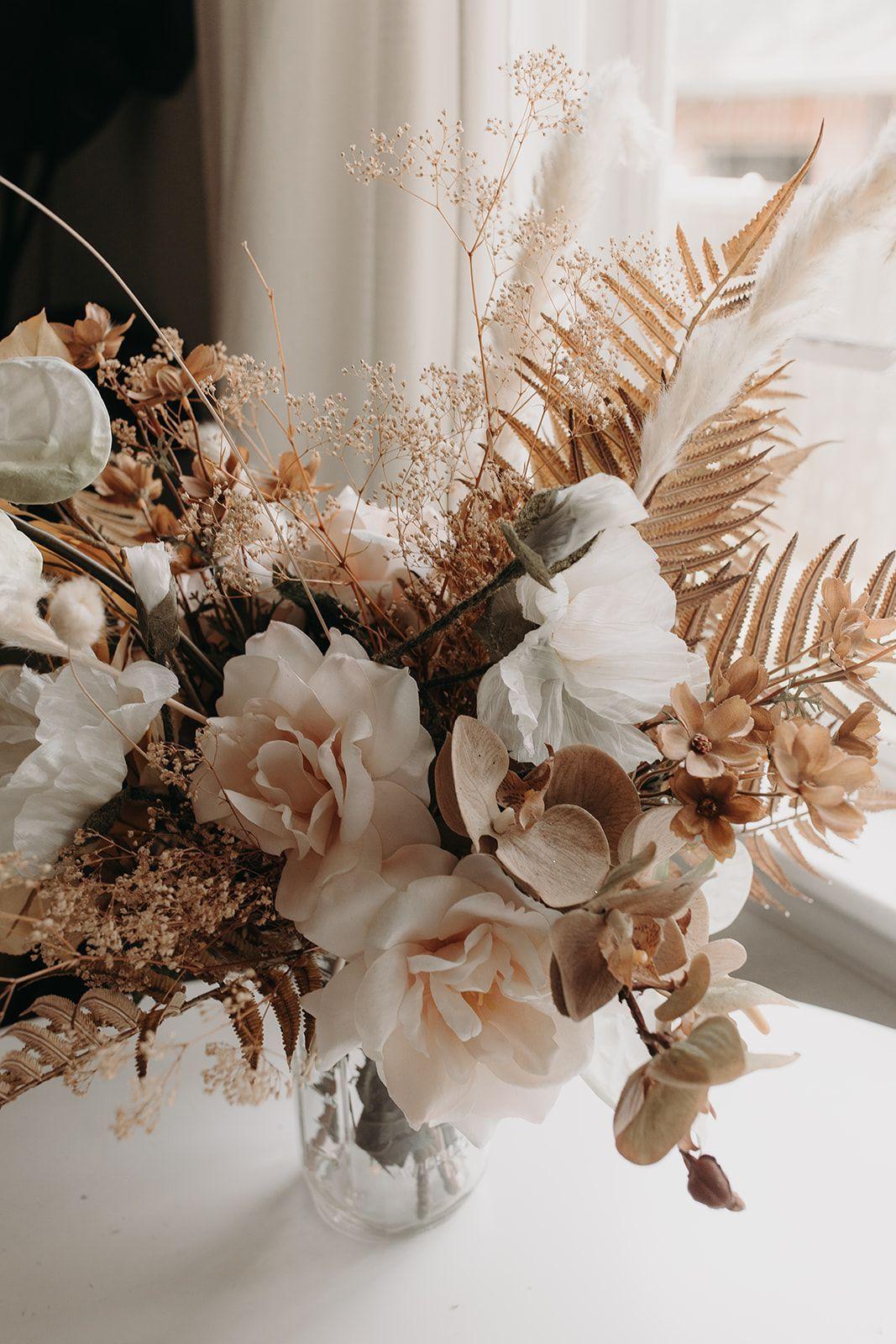 The Wedding Website of Emily Mast and Isaiah Roes