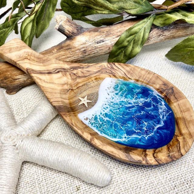 Olive Wood Spoon Rest, Ocean Beach Coastal Ladle Utensil Rest, Unique Beach House Kitchen Decor, Blue Epoxy Resin Waves, Natural Wood