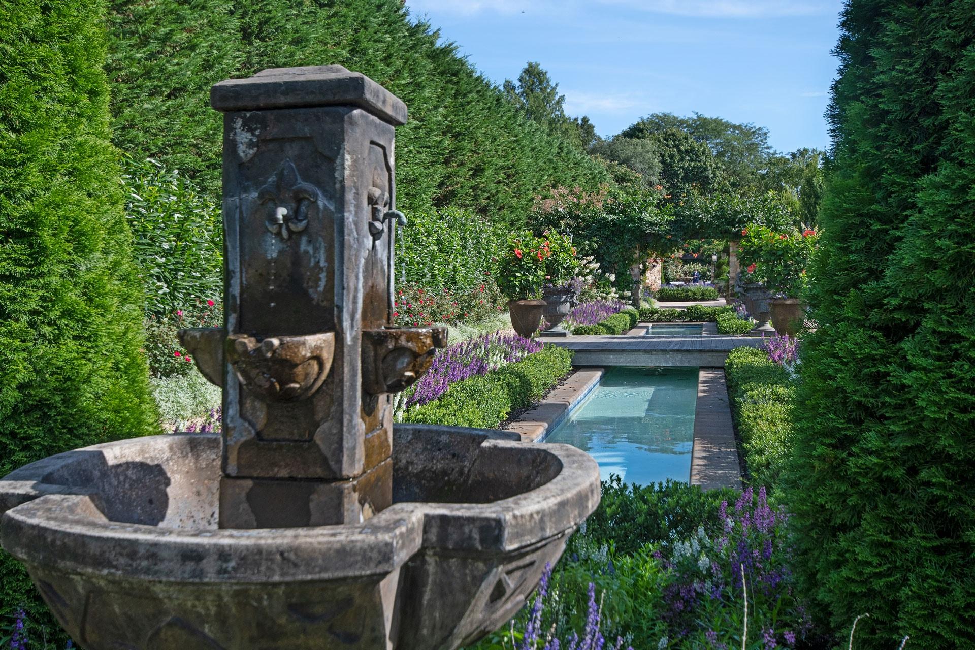 The Wedding Website of Kylie Hearn and César Umaña