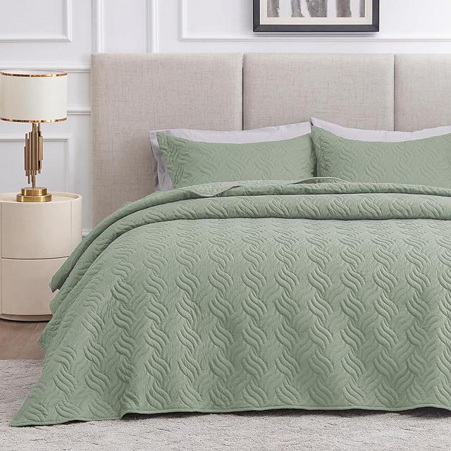Love's cabin Quilts for Queen Bed Sage Bedspreads Bedding Set - Summer Quilt Lightweight Microfiber Bedspread - Wave Pattern Bedding Coverlet for All Season - 3 Piece (1 Quilt, 2 Pillow Shams)