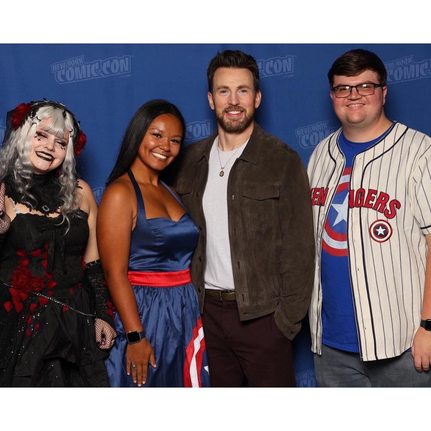 New York Comic Con meeting Lindsay and Justin's favorite actor, Chris Evans with Anna October 2023