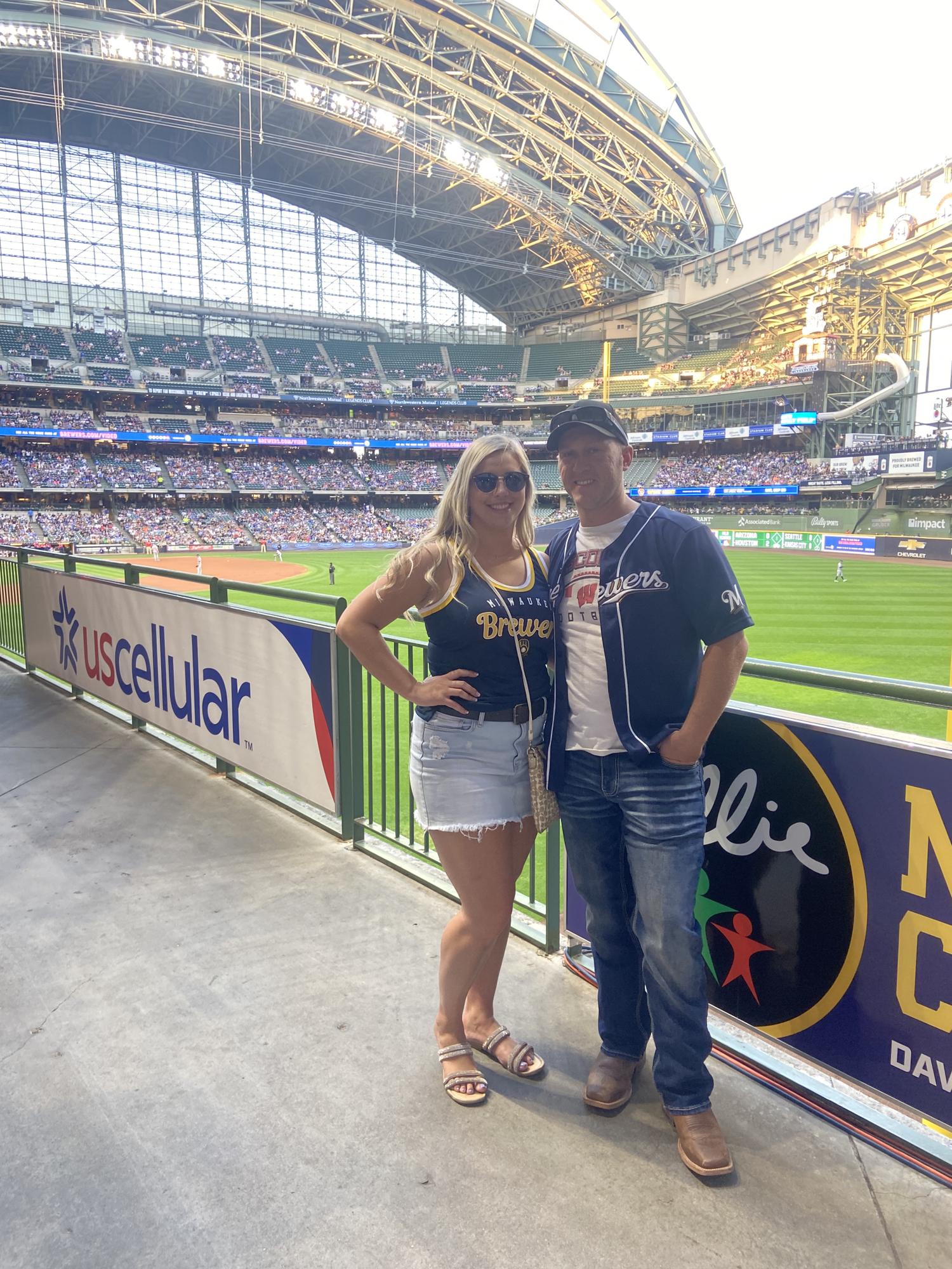 Such a fun day at the brewer game with Kailey and Bailey!!