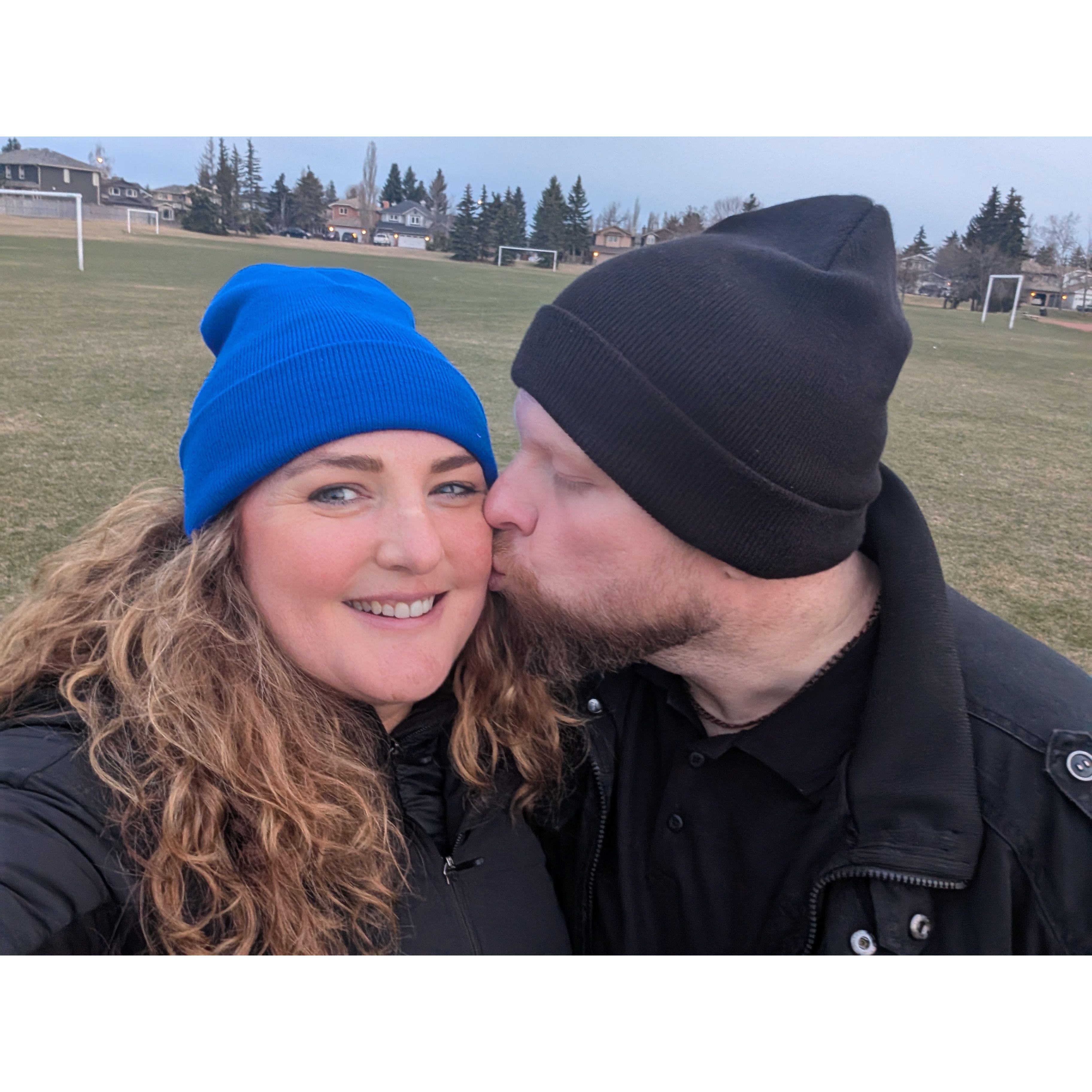 He does this... makes Keelin take a selfie and then he goes in for a smooch