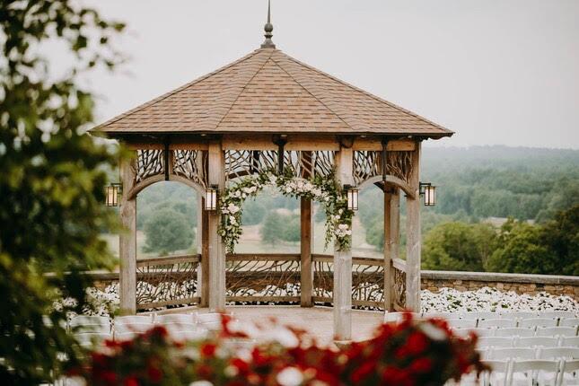 The Wedding Website of Bianca Thomas-Humphries and Christian Paret-Hernández