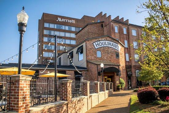 The Wedding Website of Leanne Marks and Chad Spencer