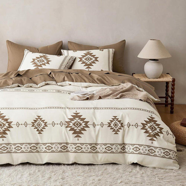 Wake In Cloud - Western Comforter Set, Boho Southwestern Farmhouse Style with Aztec Diamond Geometric Pattern, Soft Lightweight Bedding, 3 Pieces, Beige Brown, King Size
