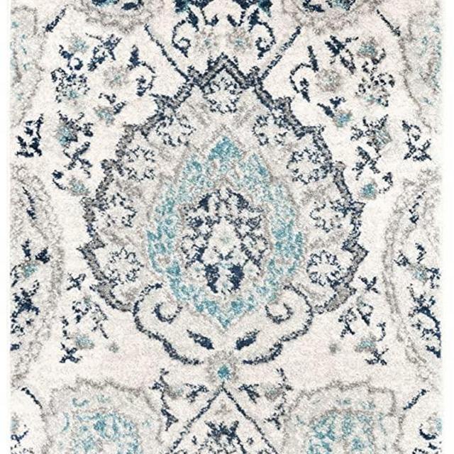 SAFAVIEH Madison Collection MAD600C Boho Chic Glam Paisley Non-Shedding Living Room Bedroom Accent Rug, 2'3" x 4', Cream / Light Grey