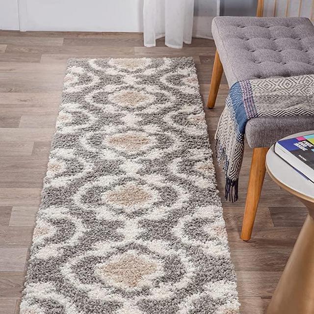 Cozy Moroccan Trellis Gray/Cream 2' x 7'2" Indoor Shag Area Rug Runner
