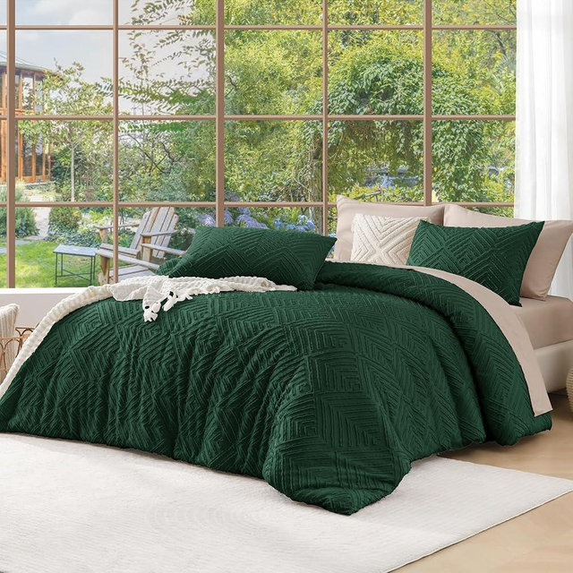 Andency Dark Emerald Green Comforter King Size Set, 3 Pieces Boho Bedding Set & Collections, Farmhouse Tufted Forest Green Bedding Comforter Sets for King Bed (1 Comforter 104x90In, 2 Pillowcases)