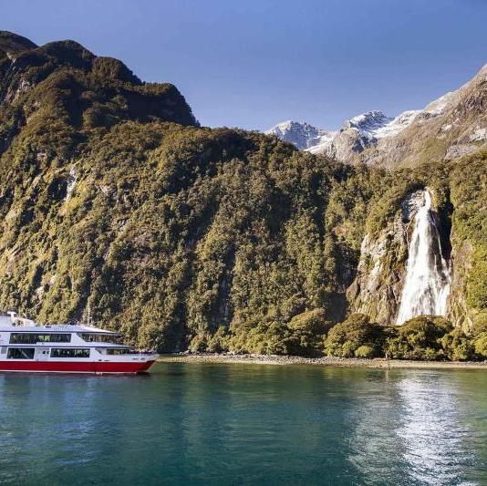 Honeymoon Milford Sound Day Cruise